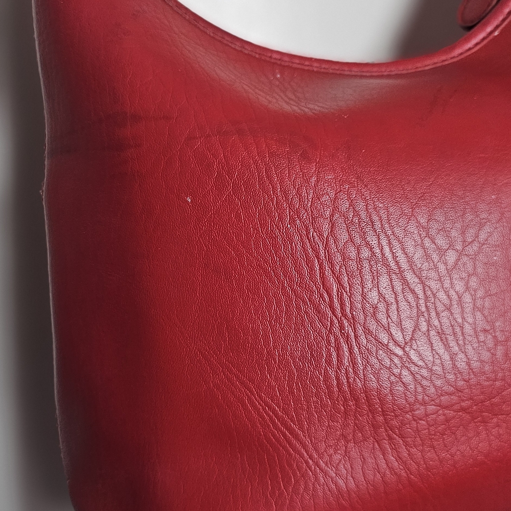 Vintage Coach Soho Red Leather Baguette / Hobo Bag (No. L4C-9956) - Picture 5 of 16